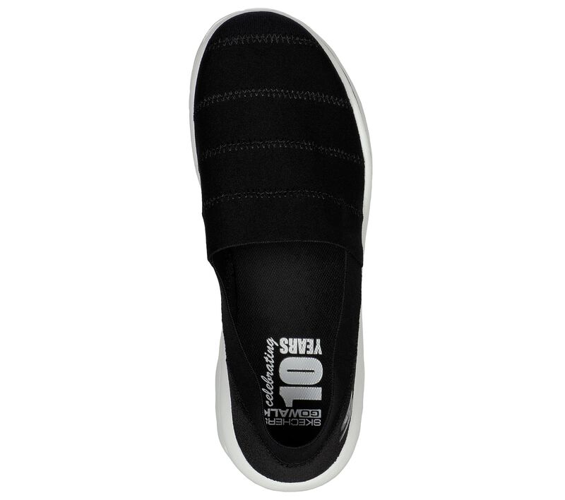 Dámské Ležérní Tenisky Skechers GO WALK Travel - Gracious Joy Černé Bílé | CZ.124463BKW