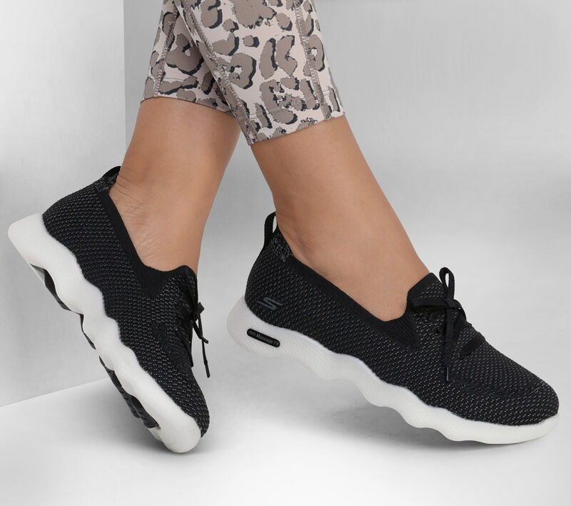 Dámské Ležérní Tenisky Skechers Massage Fit Lite - Unforgettable Černé Bílé | CZ.136970BKW