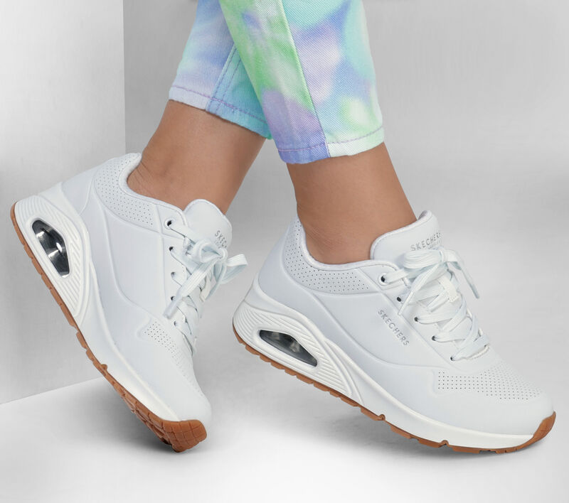 Dámské Šněrovací Boty Skechers Uno - Stand on Air Bílé | CZ.73690WHT